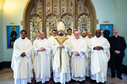 Biskop Fredrik Hansen sammen med prester ved Theological College, Catholic University of America.