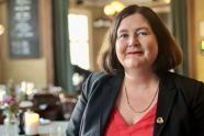 Generalsekretær i Caritas Norge Ingrid Joys på Café Tekehtopa, Oslo.  