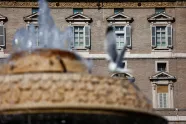 Angelusvinduet stengt mens pave Frans fortsetter sin behandling ved Gemellisykehuset. 