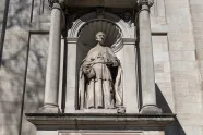 Statue av John Henry Newman ved oratoriet i London