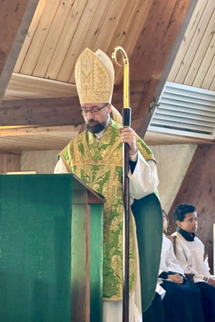 Biskop Fredrik Hansen preker i Mariakirken, Lillehammer. 