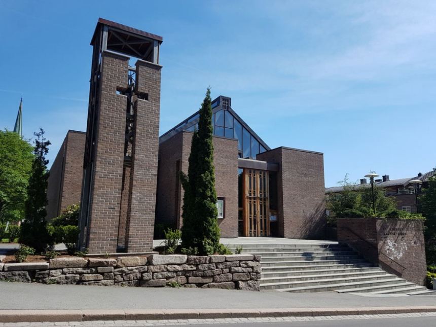 Utsiden av St. Laurentius kirke i Drammen