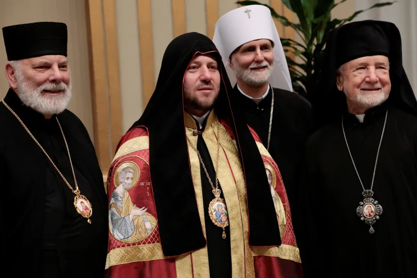 Kardinal Mykola Bychok sammen med andre representanter fra Den ukrainske gresk-katolske kirke