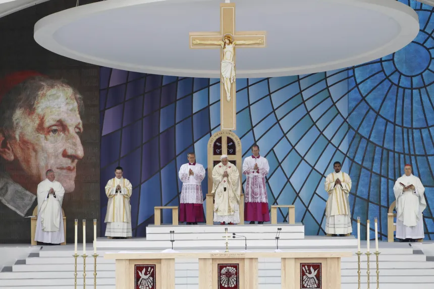 Pave Benedikt XVI leder saligkåringen av kardinal Newman i England