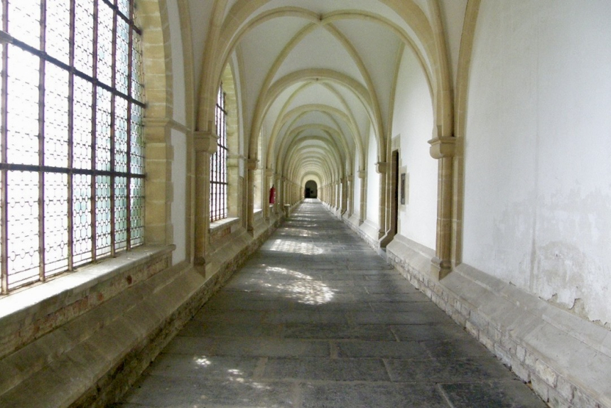 Klostergang i St. Hugh’s Charterhouse, Parkminster, England.