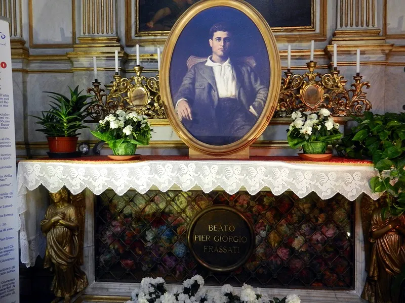 Pier Giorgio Frassatis grav i katedralen i Torino