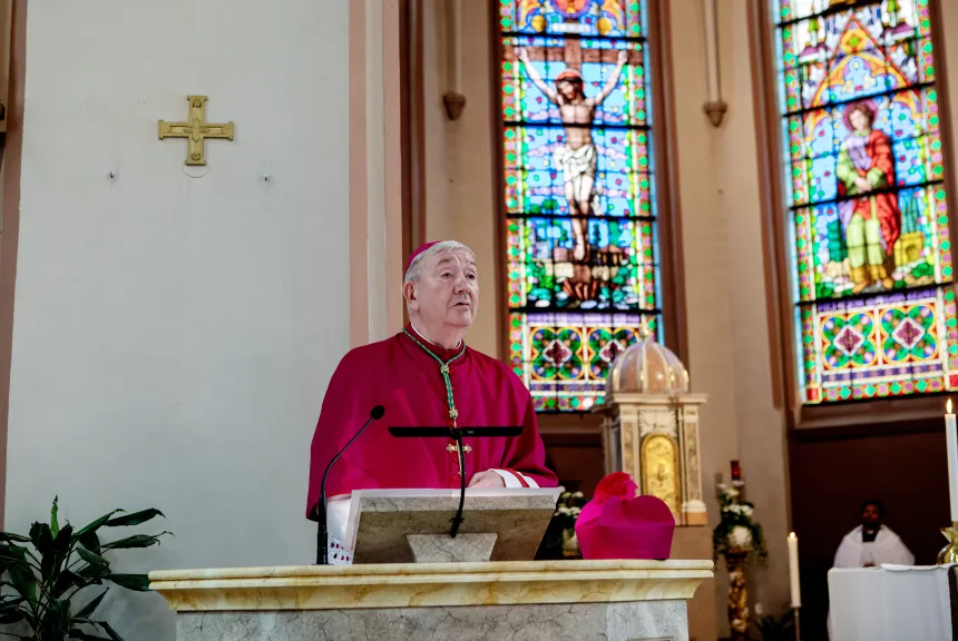Biskop Bernt Eidsvig kunngjør sin avgang i St. Olav domkirke, Oslo, 16. juli 2025. 