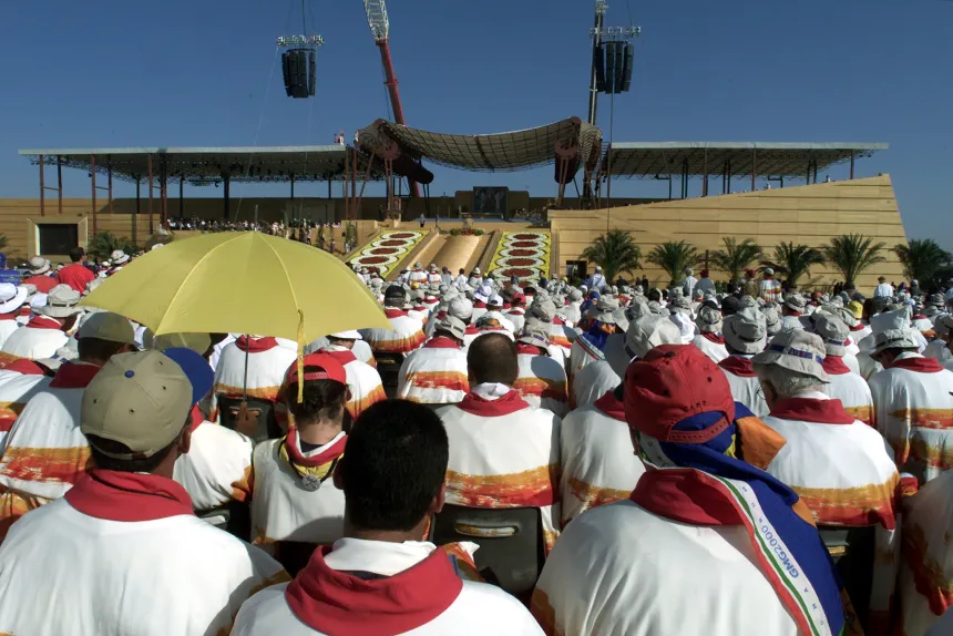 Ungdom samlet ved Tor Vergata i Roma