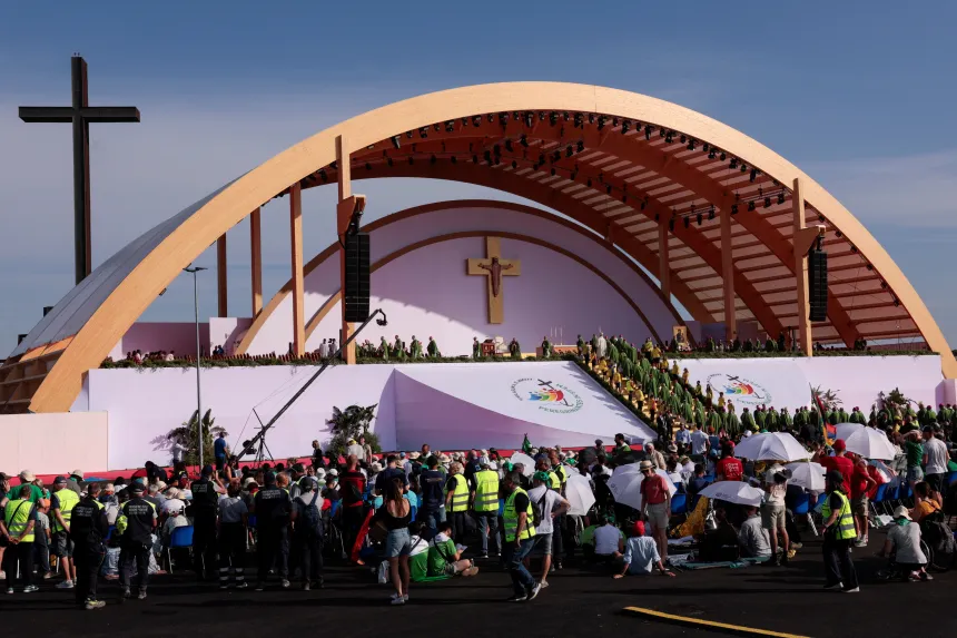 Utendørsmesse med pave Leo XIV i Tor Vergata utenfor Roma