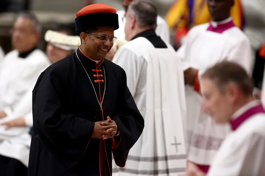 Kardinal George J. Koovakad i Peterskirken