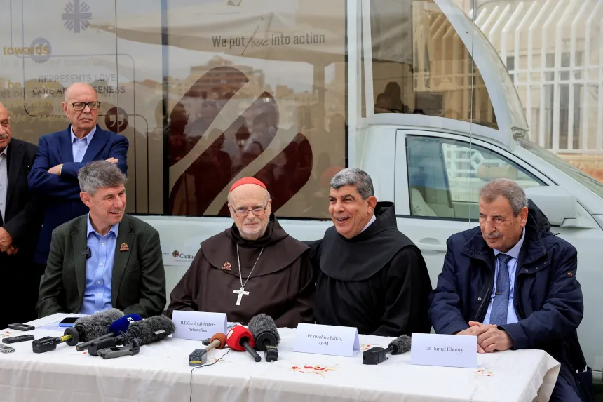 Kardinal Arborelius i Betlehem. . Foto: REUTERS/Mussa Qawasma