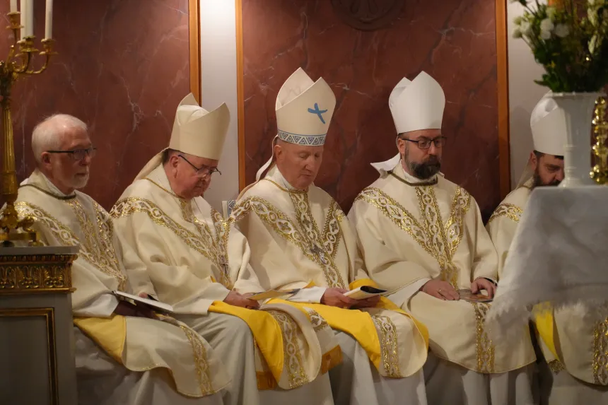 Biskop Fredrik Hansen og andre biskoper i St. Ansgar domkirke