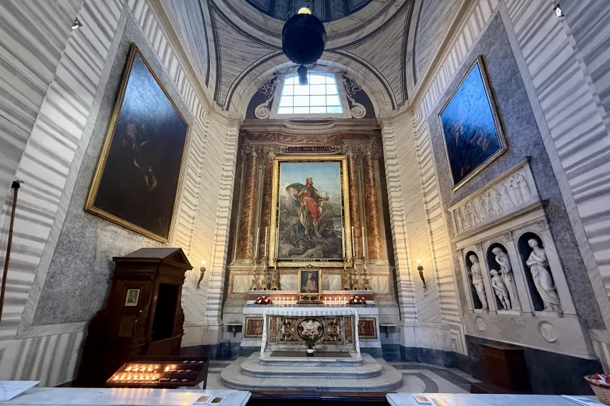 Olavsalteret i San Carlo al Corso-kirken, Roma. 