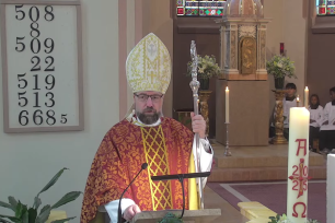 Biskop Fredrik Hansen holder preken under en messe i St. Olav domkirke i Oslo