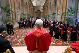 Pave Leo XIV taler til diplomater i Velsignelsessalen i Vatikanet