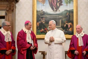 Pave Leo XIV med dommere i Den romerske rota